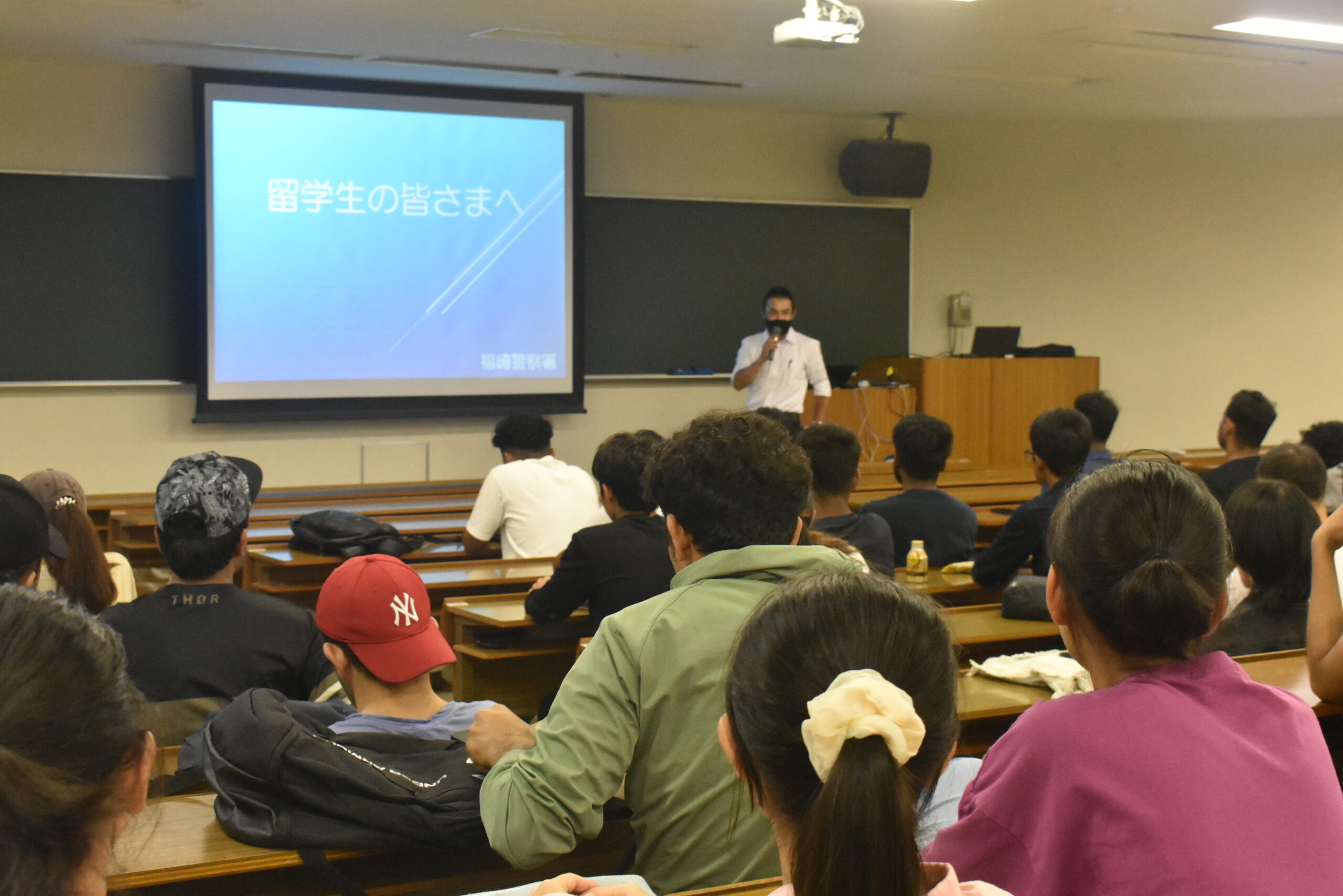 外国人留学生向け防犯講習会が開催されました。(姫路キャンパス)