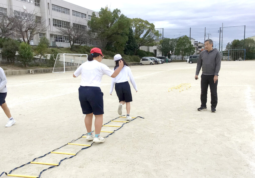 京都府八幡市立くすのき小学校での出前授業 陸上教室 Vol.2